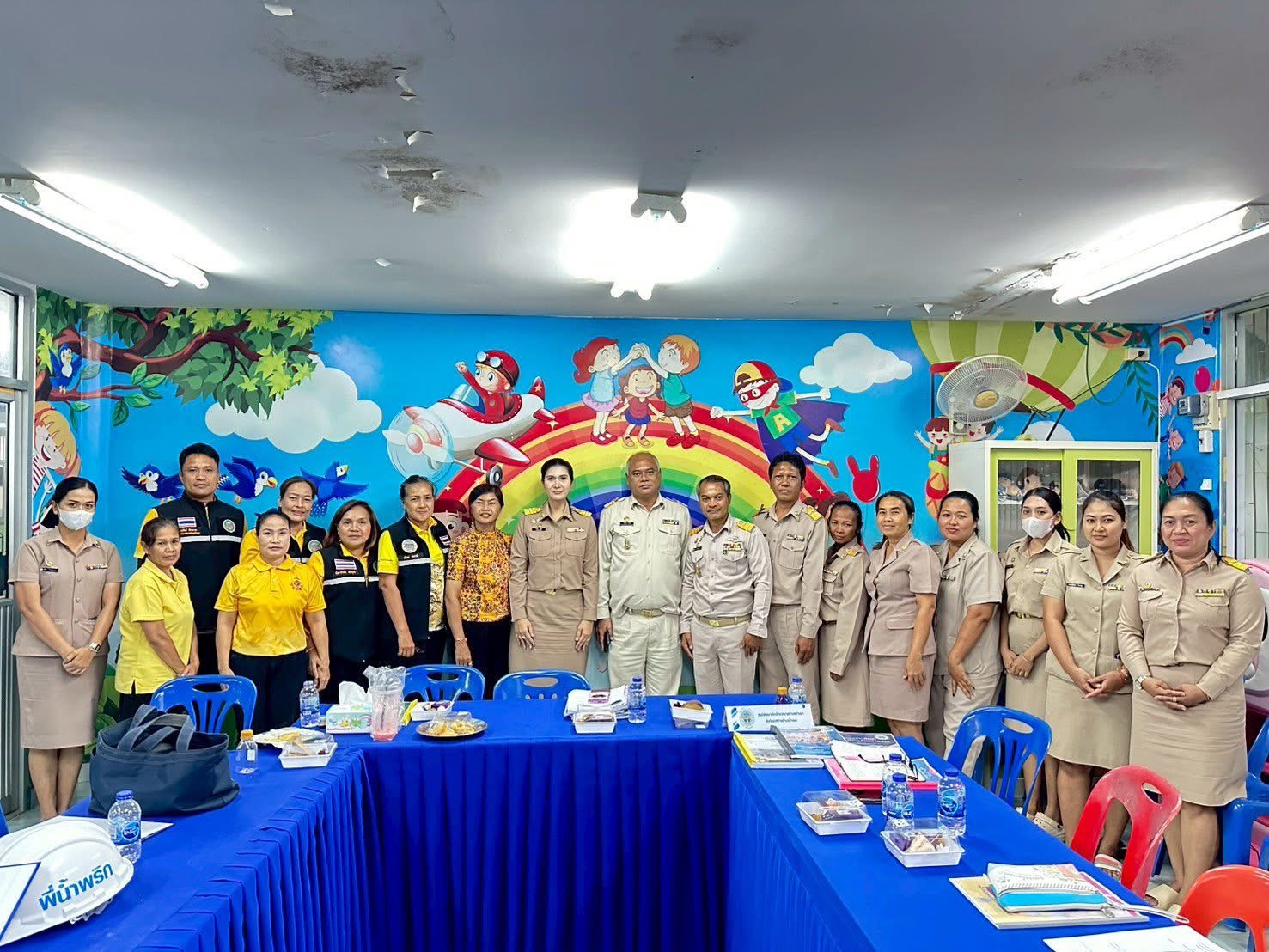 วันนี้ (23 มิ.ย. 68) เวลา 13.30 น. นางสาวดวงพร แช่ลิ้ม นายกเทศมนตรีตำบลบ้านนา พร้อมด้วยคณะผู้บริหาร ประธานสภาฯ/สมาชิกสภาฯ ลงพื้นที่ เพื่อตรวจเยี่ยม โรงเรียนอนุบาลเทศบาลตำบลบ้านนา และศูนย์พัฒนาเด็กเล็กเทศบาลตำบลบ้านนา เ