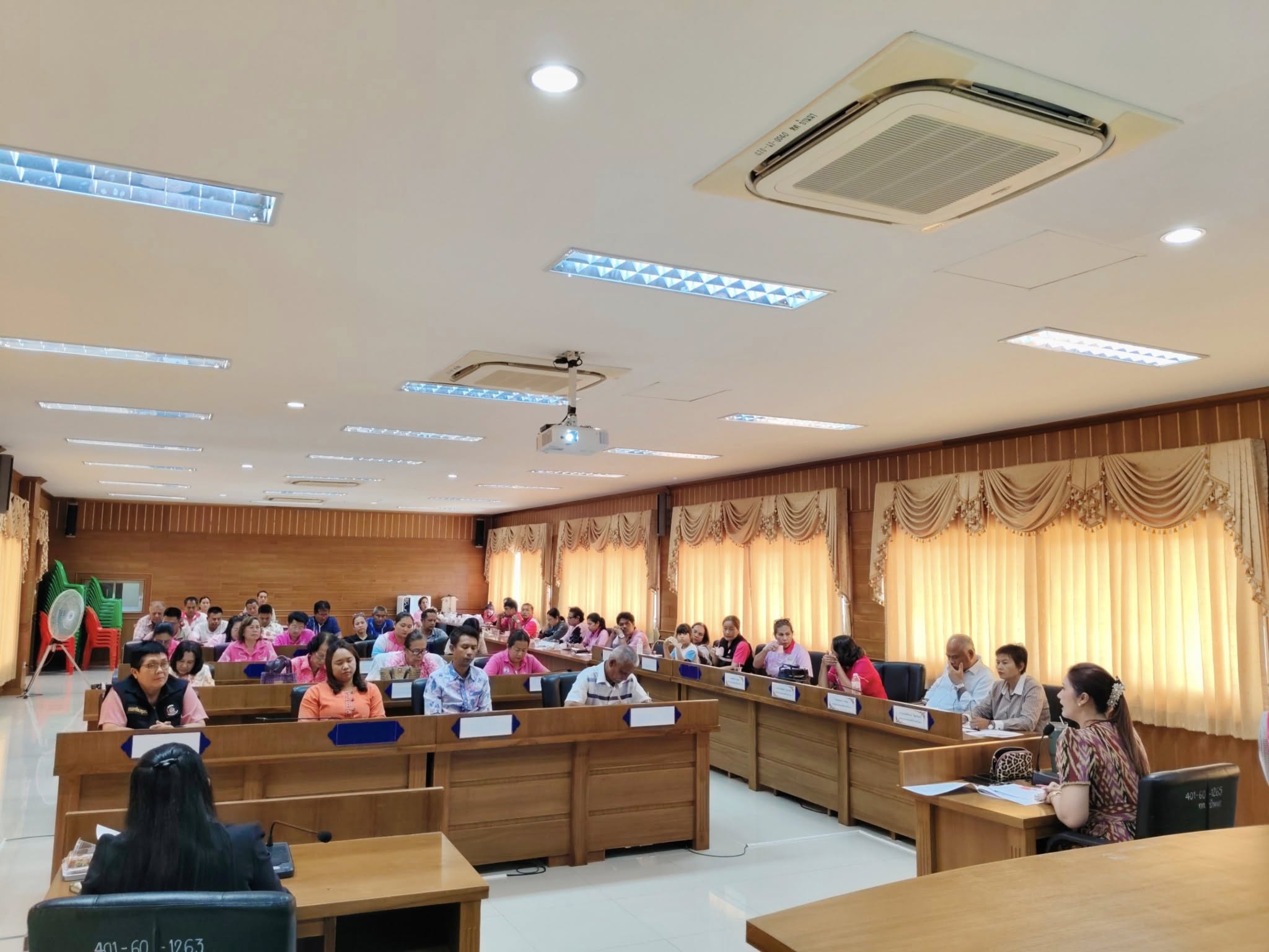 เทศบาลตำบลบ้านนา ประชุมคณะกรรมการพัฒนา พิจารณาร่างแผนพัฒนาท้องถิ่น (พ.ศ. 2566 – 2570) ฉบับเพิ่มเติม เร่งขับเคลื่อนงานพัฒนาท้องถิ่น