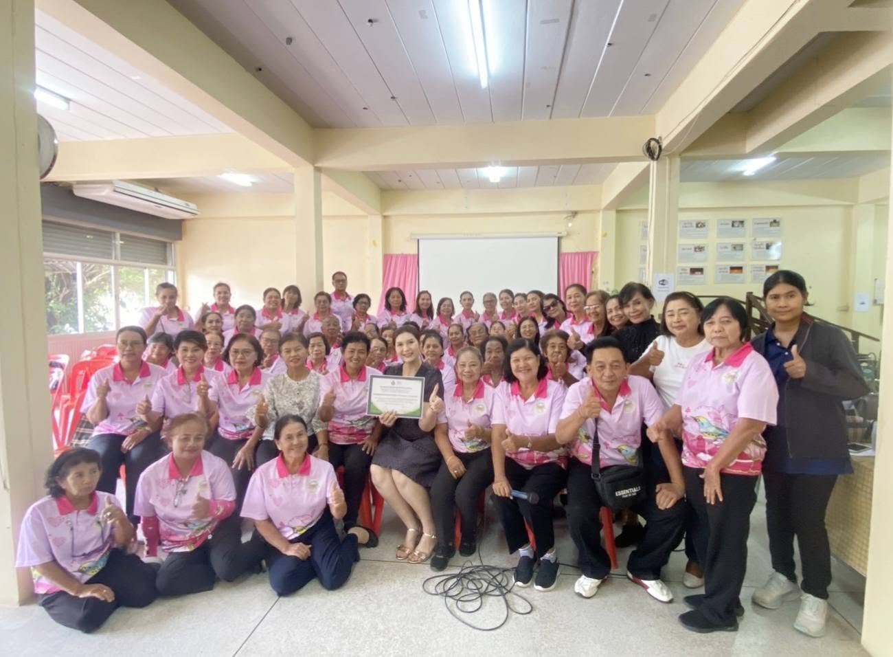 📸 [ภาพข่าวกิจกรรม] โรงเรียนผู้สูงอายุเทศบาลตำบลบ้านนา คึกคัก! ร่วมเรียนรู้น้ำสมุนไพรตามเรือนธาตุ พร้อมขยับกายขยับใจด้วยจังหวะบาสโลบ