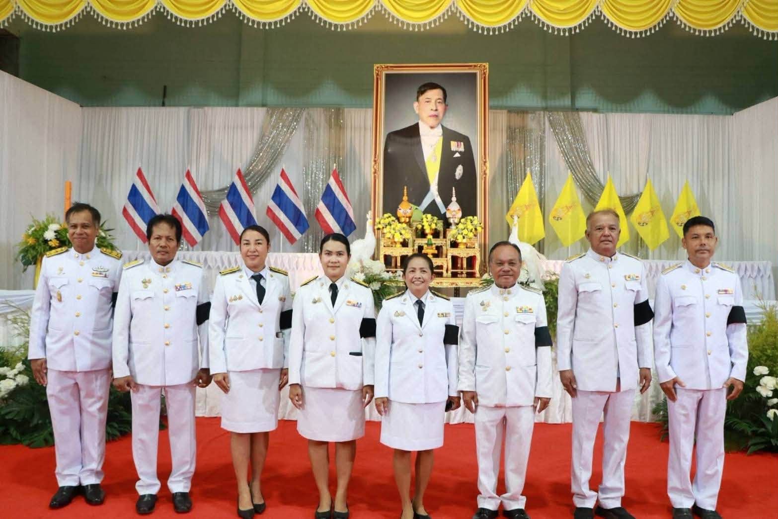 เทศบาลตำบลบ้านนา ร่วมพิธีเจริญพระพุทธมนต์และทำบุญตักบาตร ถวายพระราชกุศล เนื่องในโอกาสวันเฉลิมพระชนมพรรษา พระบาทสมเด็จพระเจ้าอยู่หัว ๒๘ กรกฎาคม ๒๕๖๙