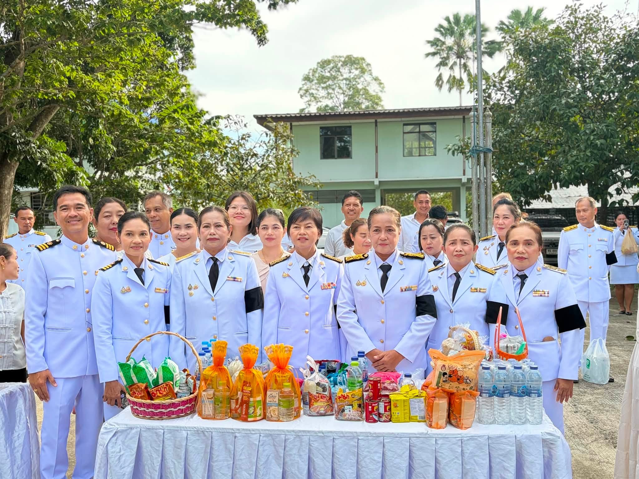 เทศบาลตำบลบ้านนา ร่วมพิธีเจริญพระพุทธมนต์ทำบุญตักบาตร ถวายพระราชกุศล เนื่องในโอกาสวันเฉลิมพระชนมพรรษา สมเด็จพระนางเจ้าสิริกิติ์ พระบรมราชินีนาถ พระบรมราชชนนีพันปีหลวง และวันแม่แห่งชาติ 12 สิงหาคม 2569